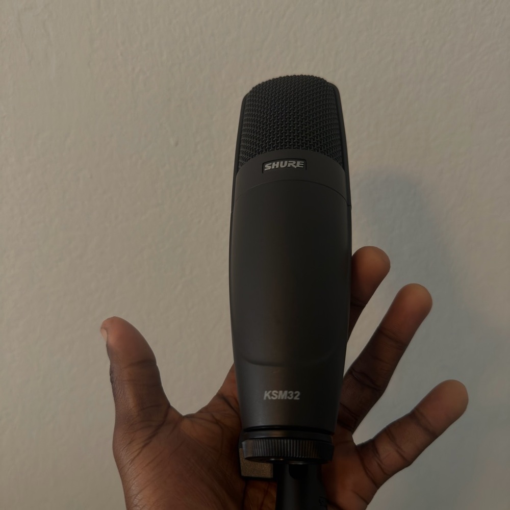 Shure KSM32 Condenser Microphone